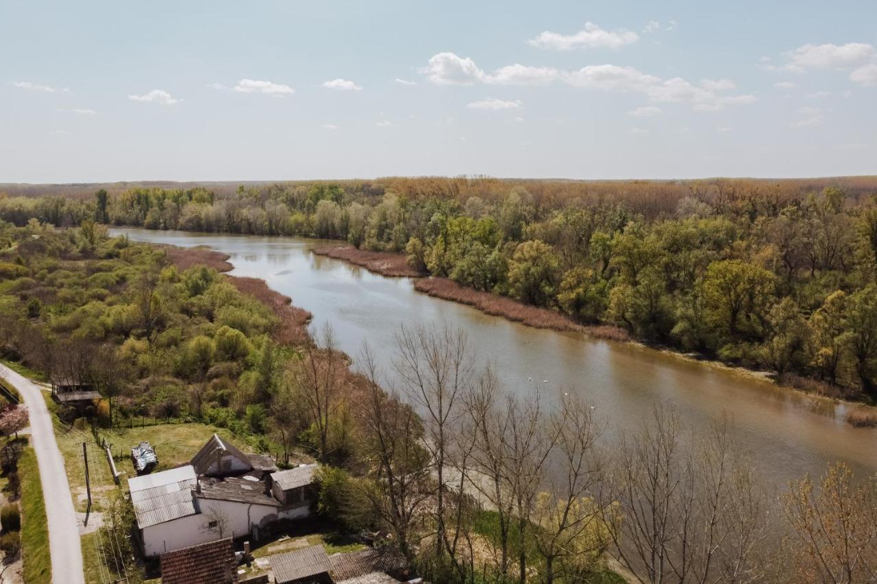 Вилла 'Monas' House Backi Monostor Экстерьер фото