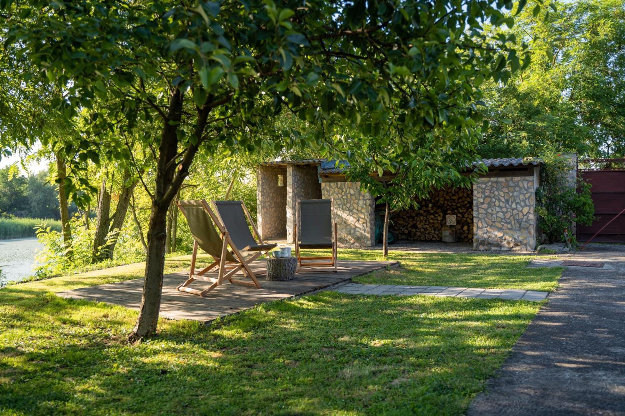 Вилла 'Monas' House Backi Monostor Экстерьер фото